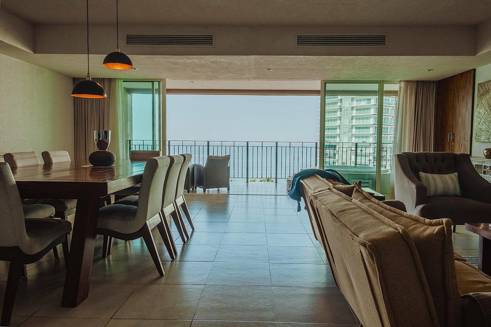 Grand Venetian Beachfront Condos Пуерто Валярта Екстериор снимка