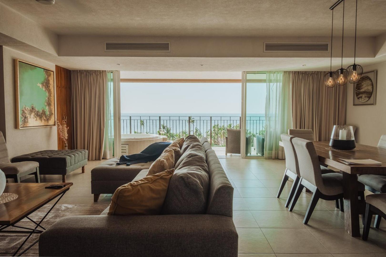 Grand Venetian Beachfront Condos Пуерто Валярта Екстериор снимка