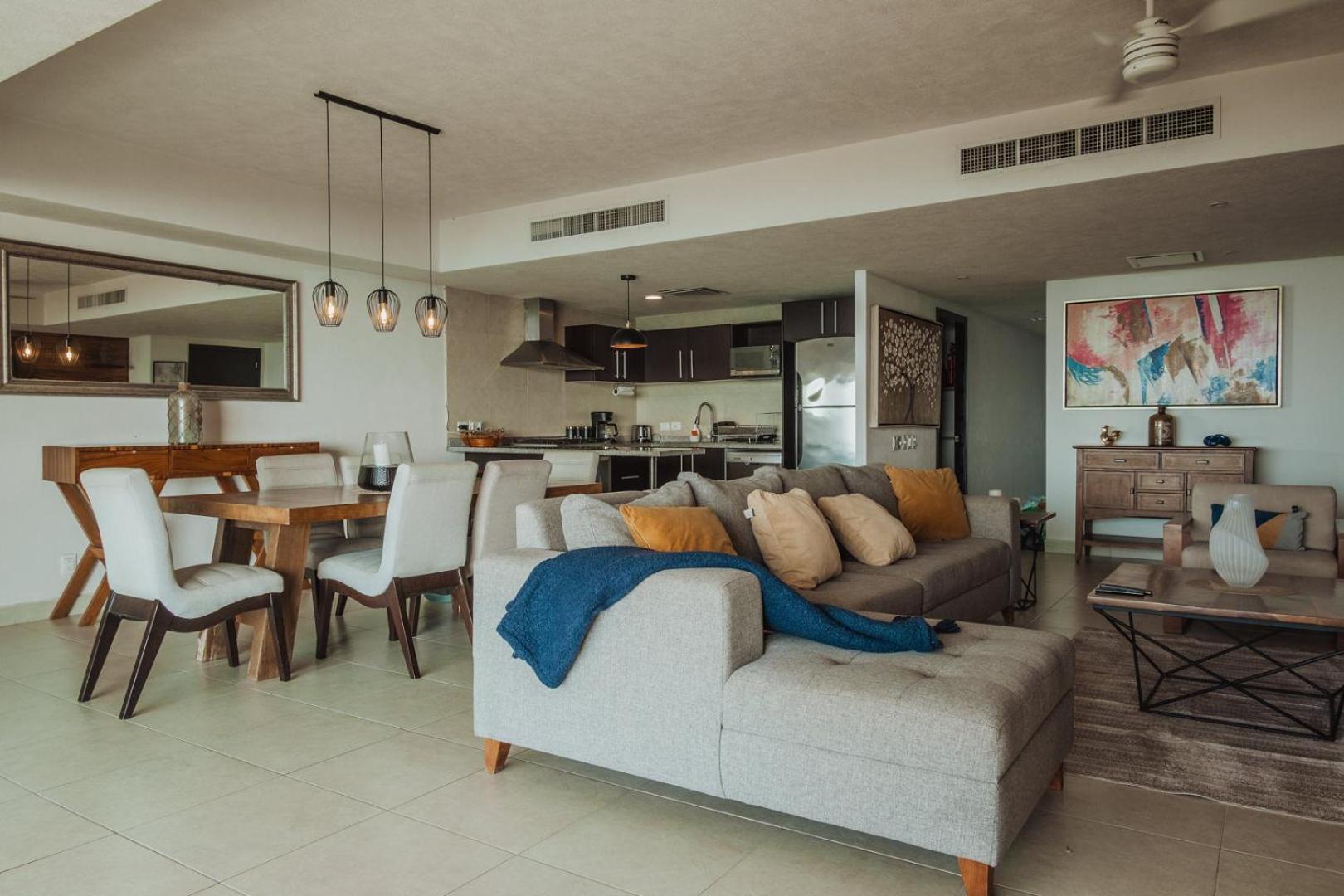 Grand Venetian Beachfront Condos Пуерто Валярта Екстериор снимка