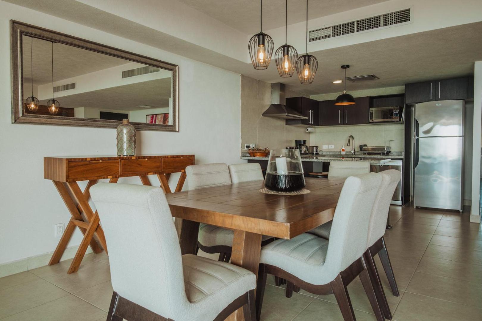 Grand Venetian Beachfront Condos Пуерто Валярта Екстериор снимка