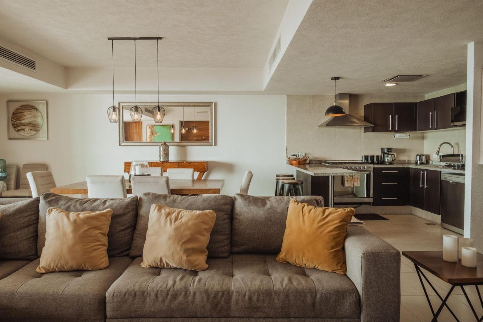Grand Venetian Beachfront Condos Пуерто Валярта Екстериор снимка