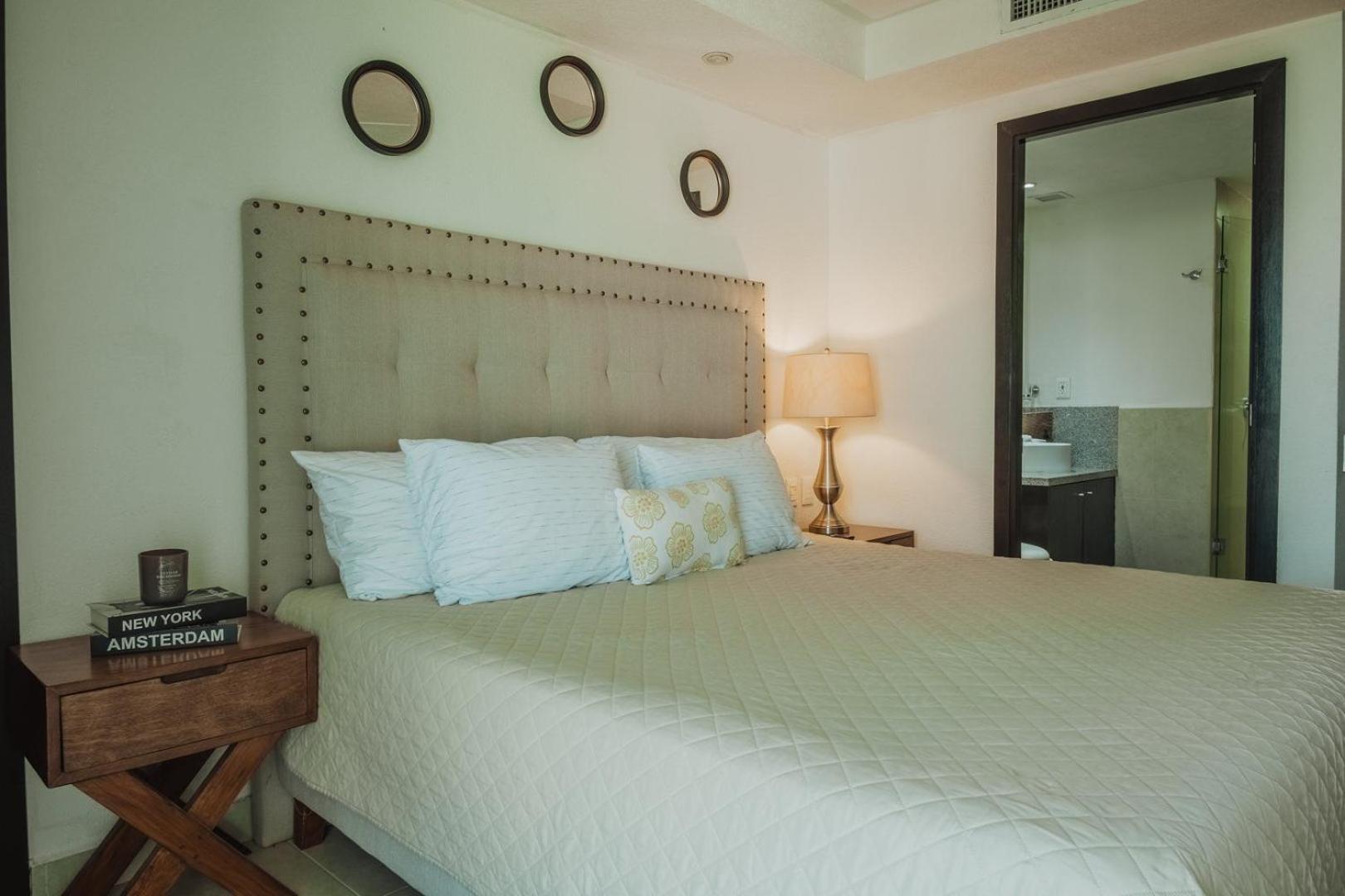 Grand Venetian Beachfront Condos Пуерто Валярта Екстериор снимка
