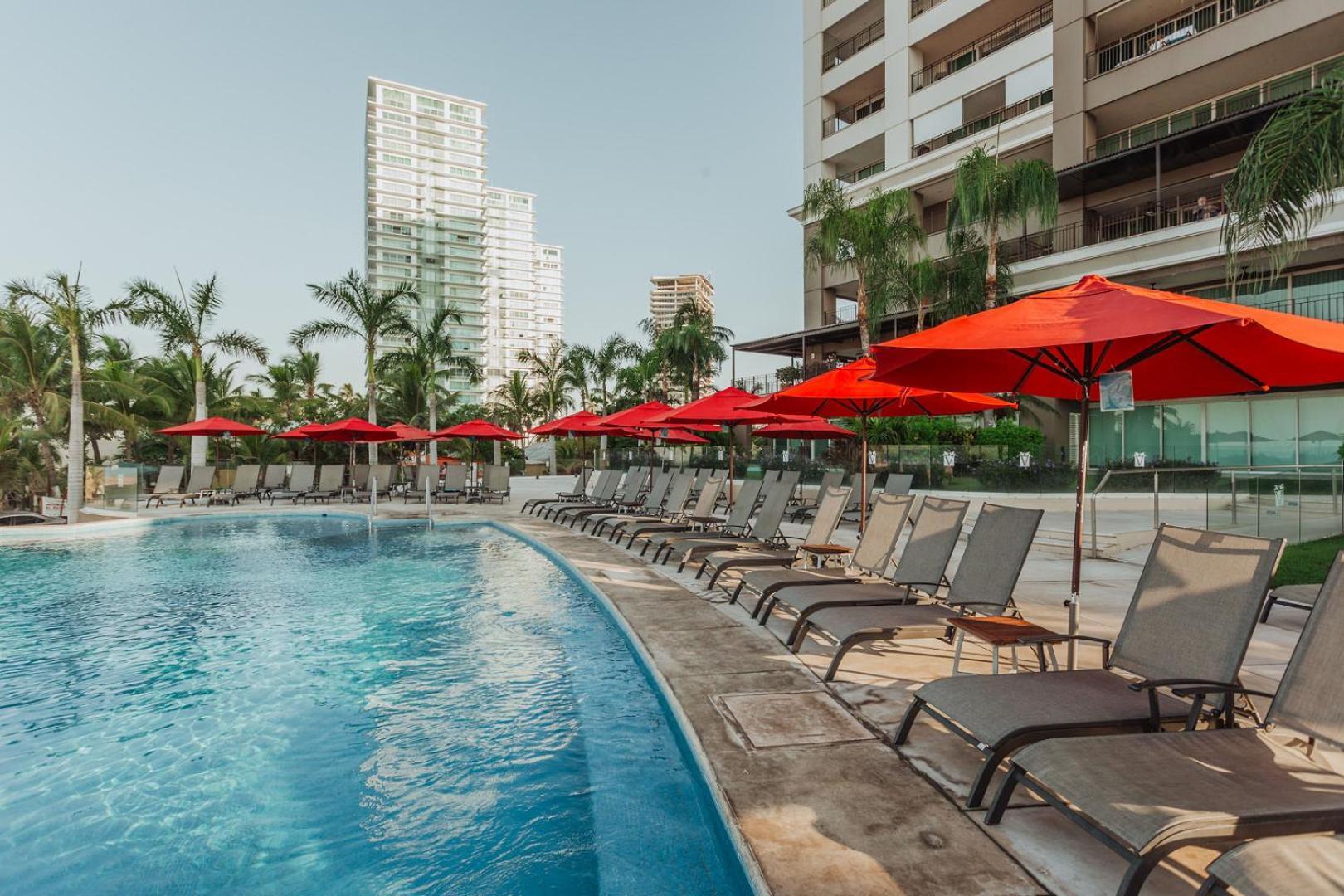 Grand Venetian Beachfront Condos Пуерто Валярта Екстериор снимка