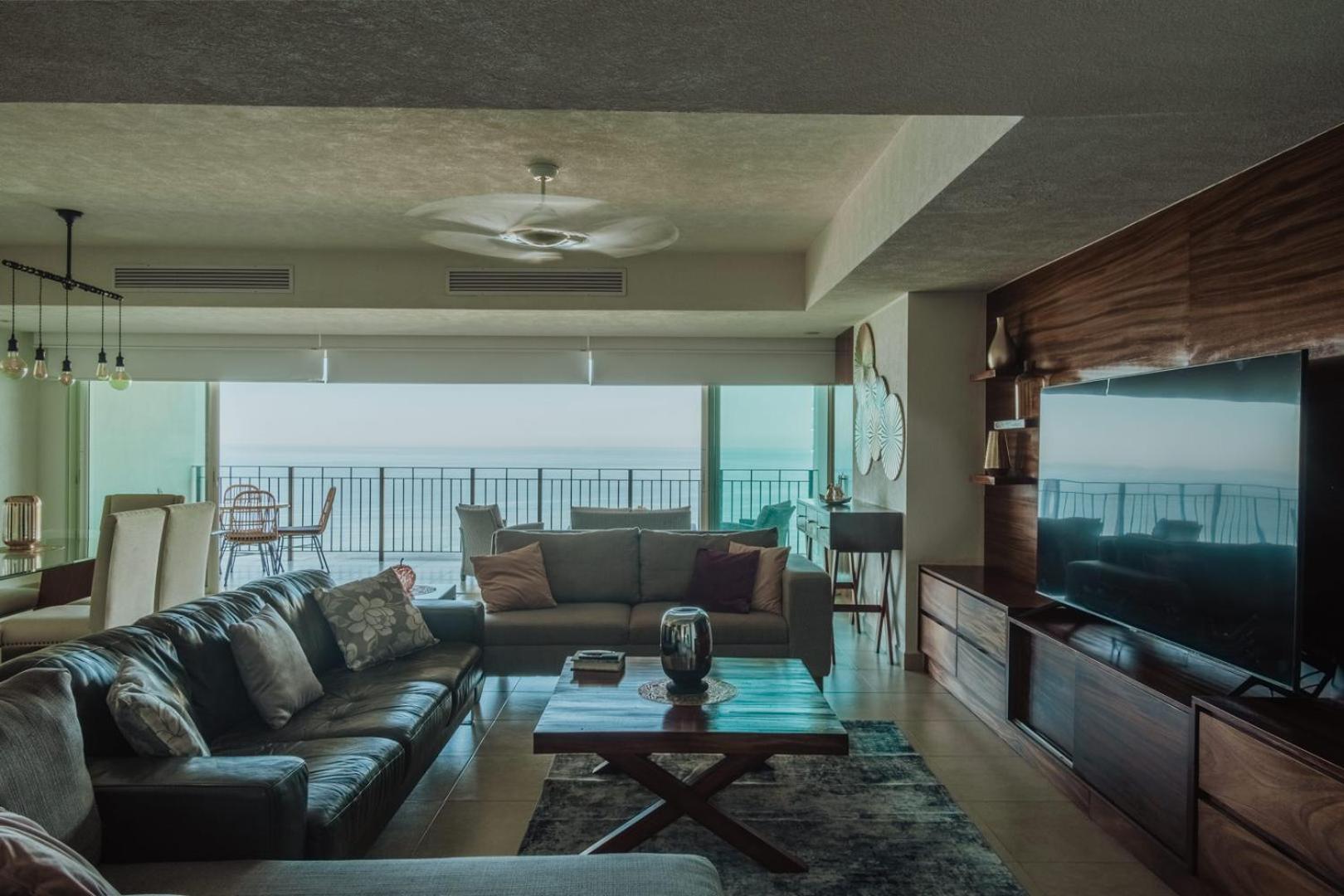 Grand Venetian Beachfront Condos Пуерто Валярта Екстериор снимка