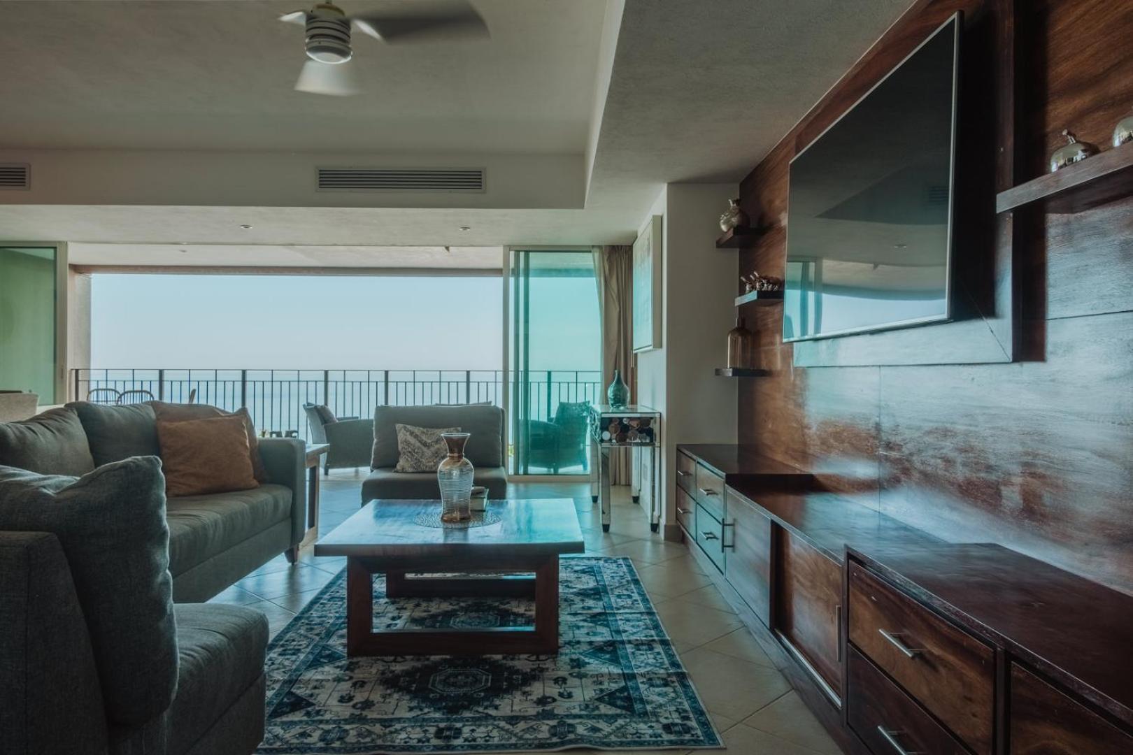 Grand Venetian Beachfront Condos Пуерто Валярта Екстериор снимка