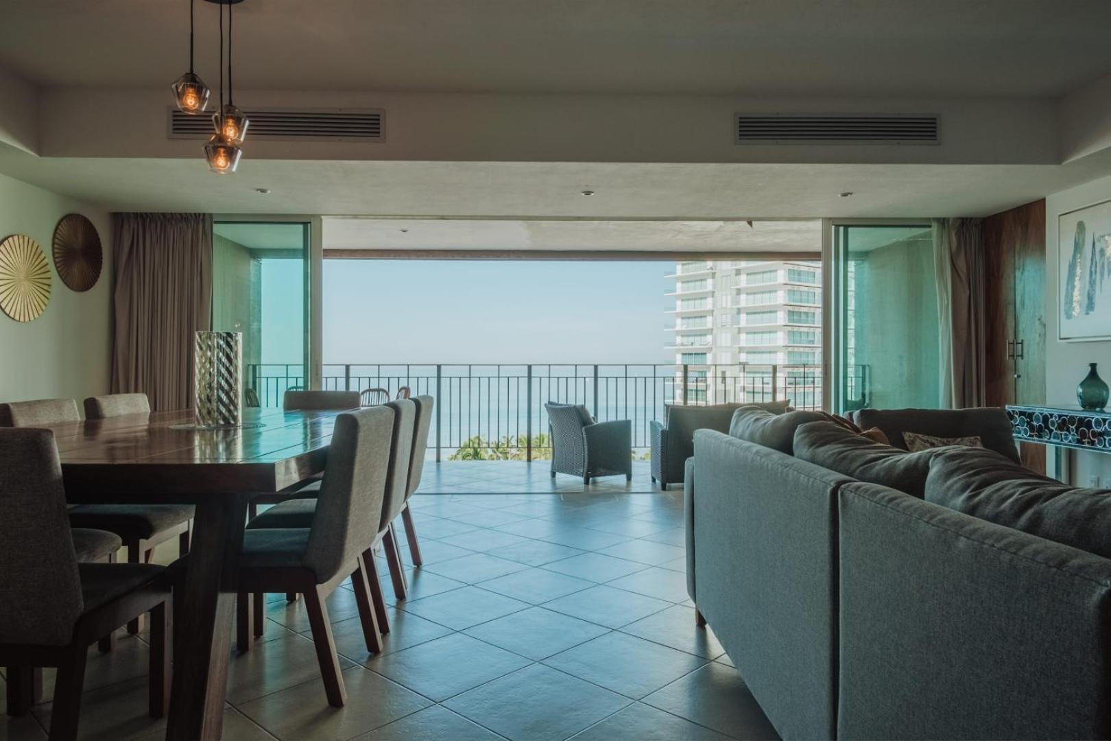 Grand Venetian Beachfront Condos Пуерто Валярта Екстериор снимка